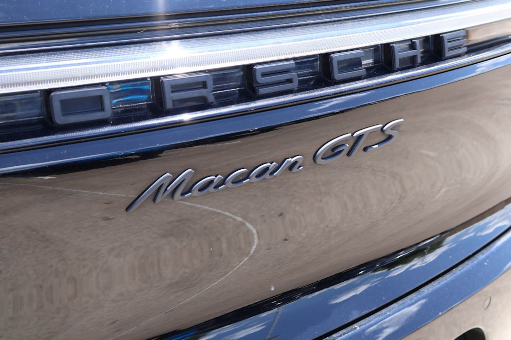 Thumbnail: 2021 Porsche Macan - 6
