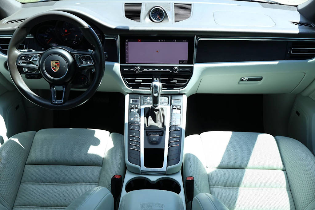 Thumbnail: 2021 Porsche Macan - 9