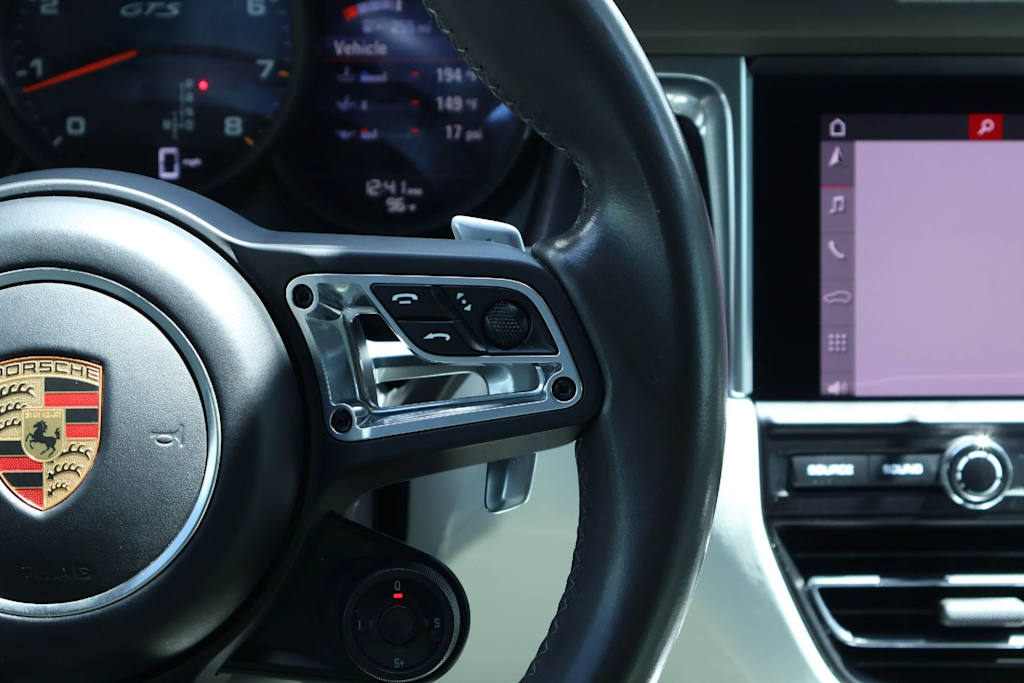 Thumbnail: 2021 Porsche Macan - 23