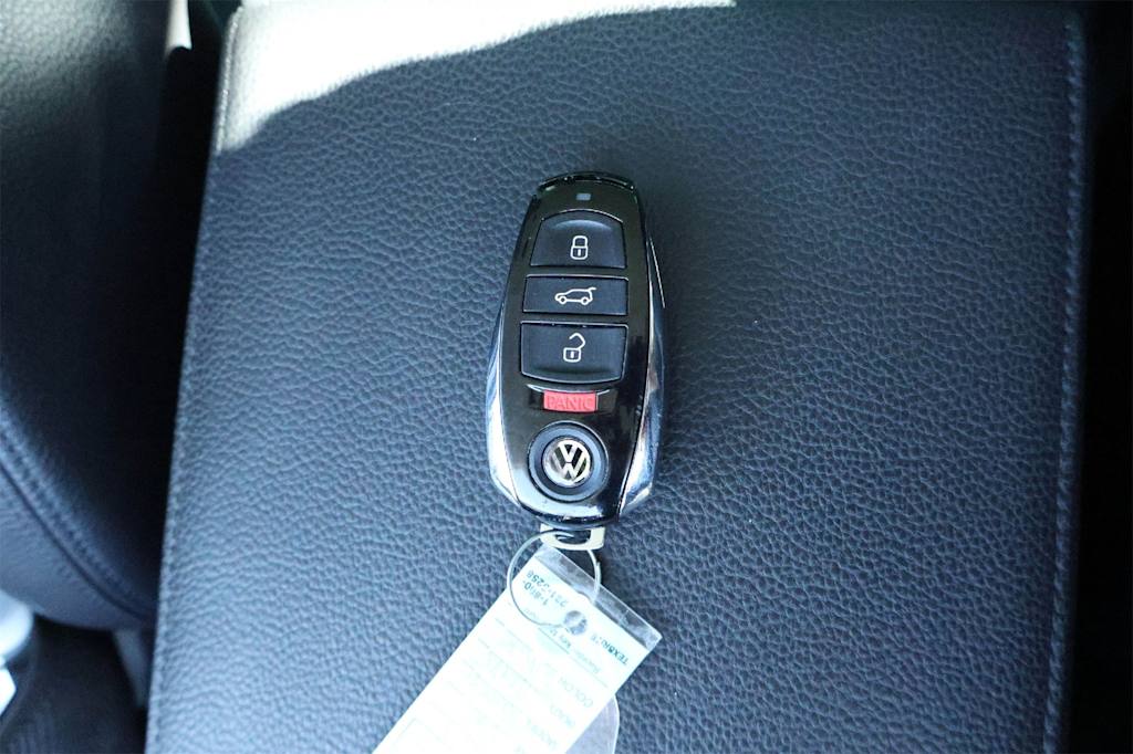 Thumbnail: 2017 Volkswagen Touareg - 19