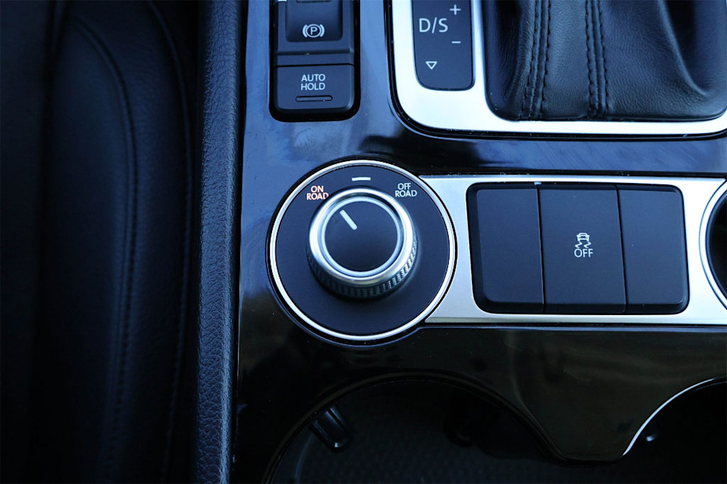 Thumbnail: 2017 Volkswagen Touareg - 26