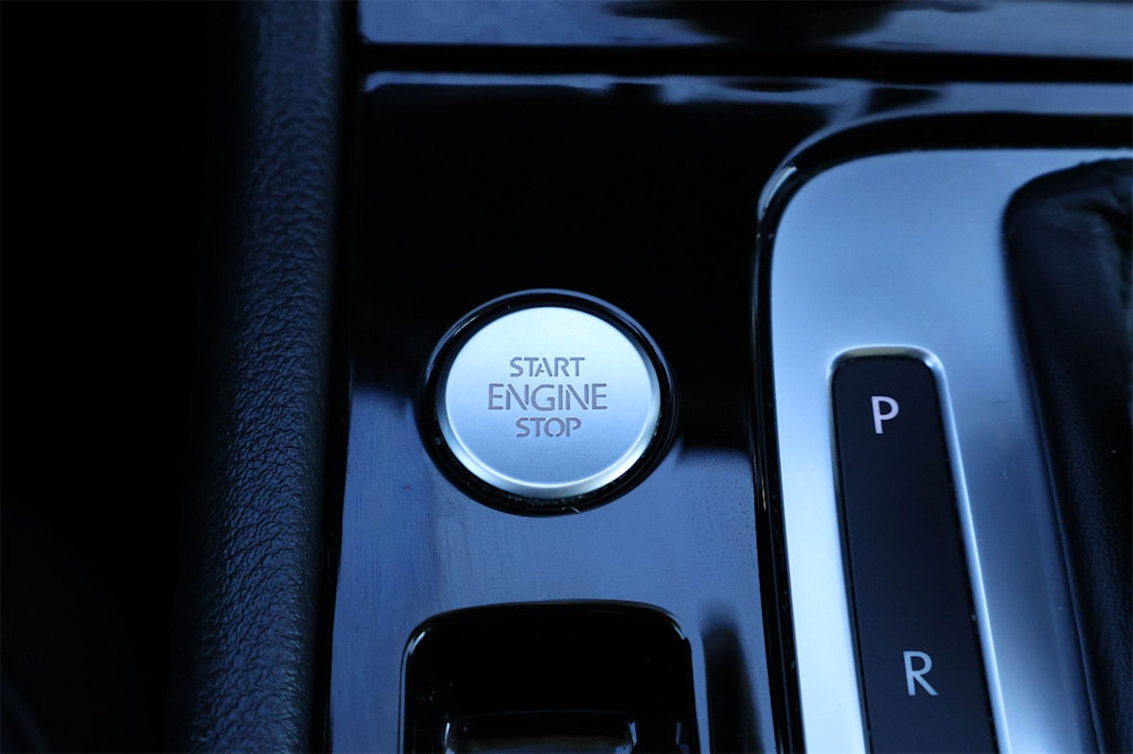 Thumbnail: 2017 Volkswagen Touareg - 25