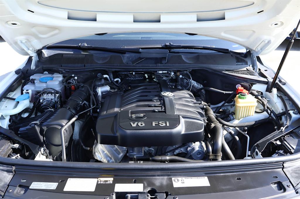 Thumbnail: 2017 Volkswagen Touareg - 9