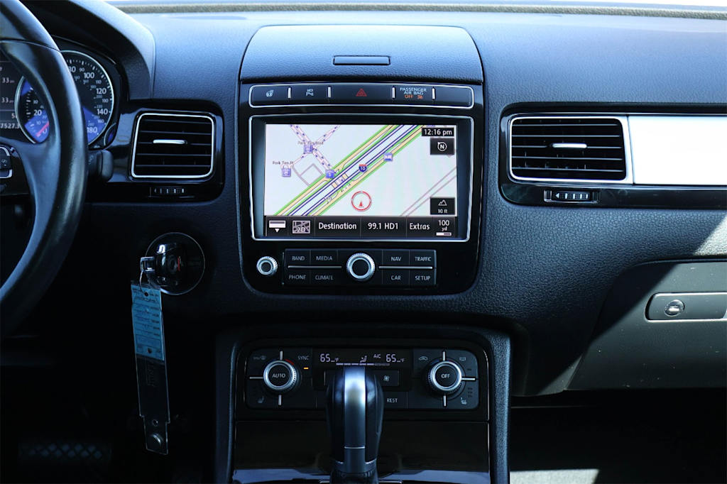 Thumbnail: 2017 Volkswagen Touareg - 15