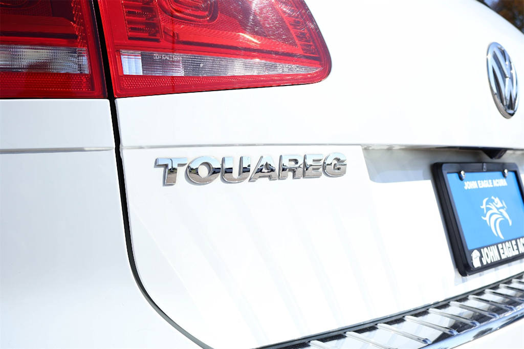 Thumbnail: 2017 Volkswagen Touareg - 7