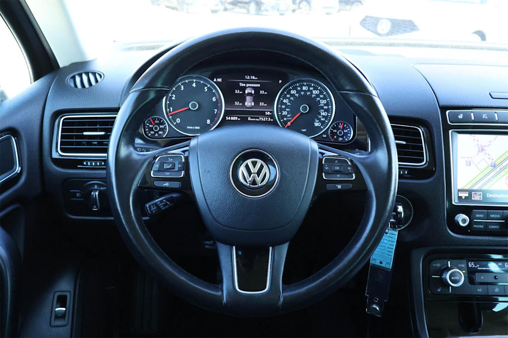 Thumbnail: 2017 Volkswagen Touareg - 14