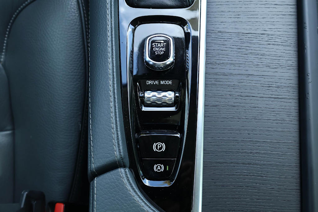 Thumbnail: 2020 Volvo XC90 - 25