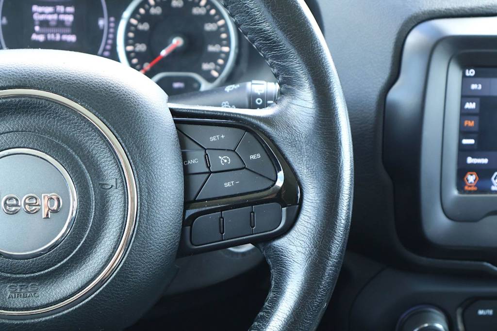 Thumbnail: 2018 Jeep Renegade - 23