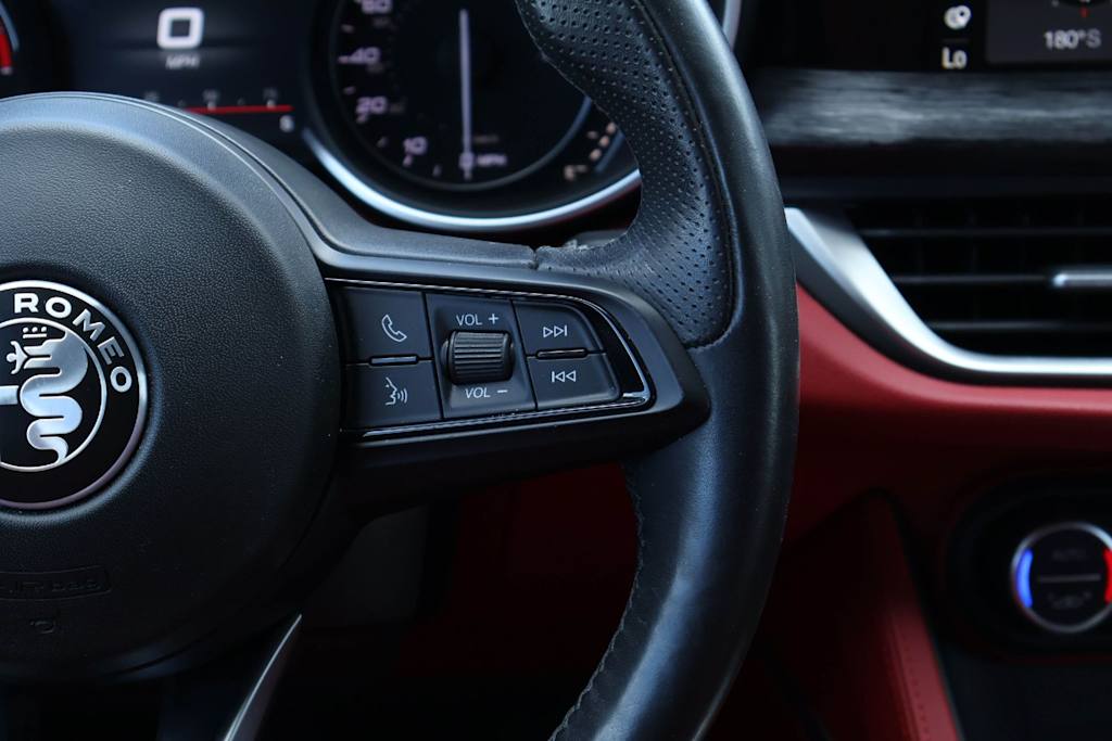 Thumbnail: 2020 Alfa Romeo Stelvio - 23