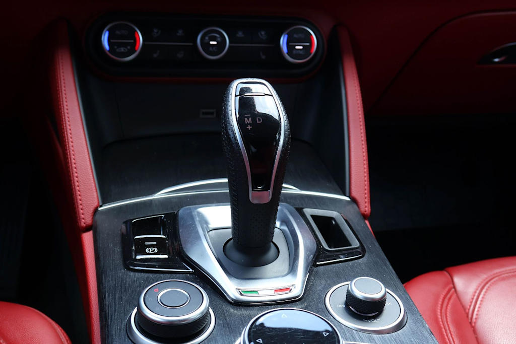 Thumbnail: 2020 Alfa Romeo Stelvio - 15