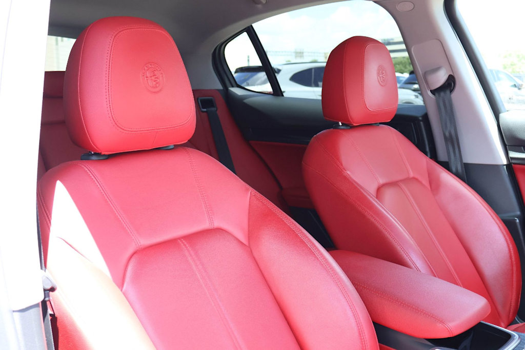 Thumbnail: 2020 Alfa Romeo Stelvio - 11