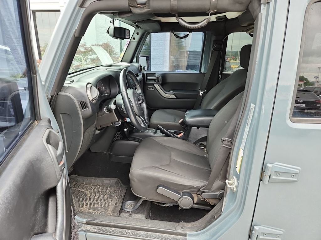 Thumbnail: 2015 Jeep Wrangler - 9