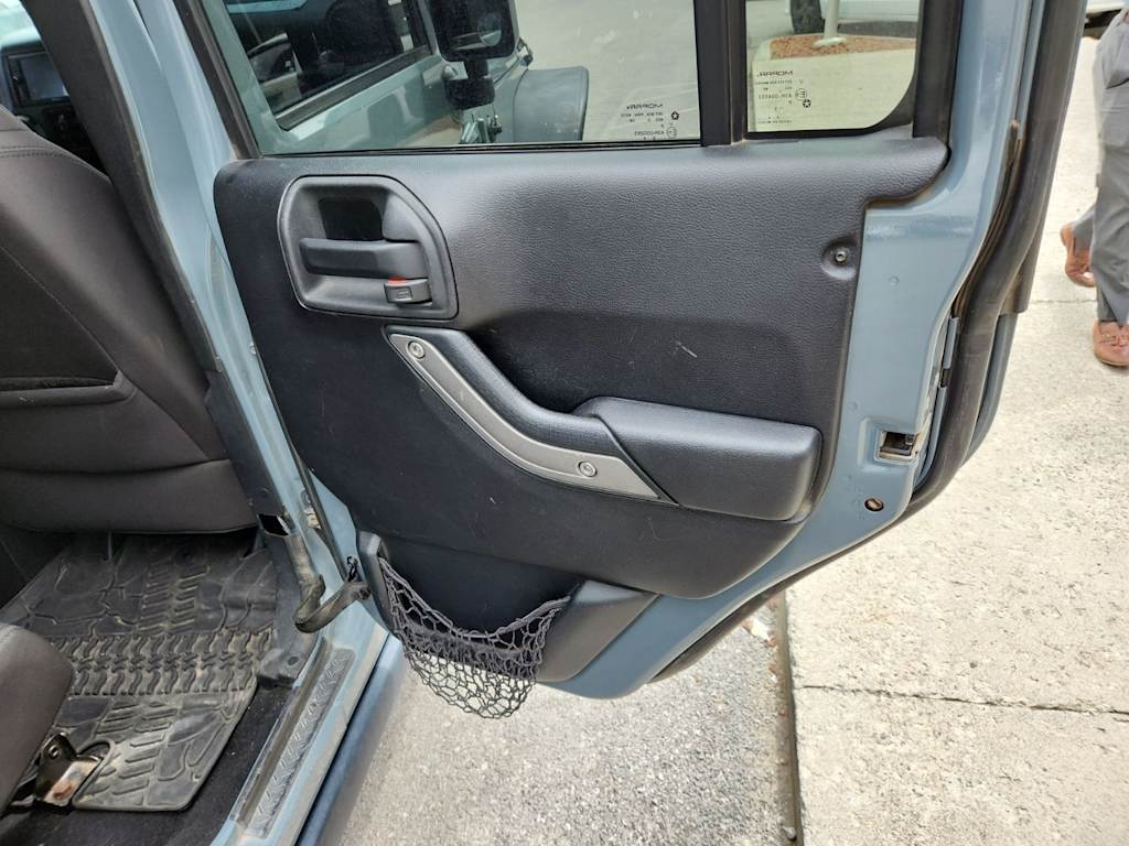 Thumbnail: 2015 Jeep Wrangler - 25