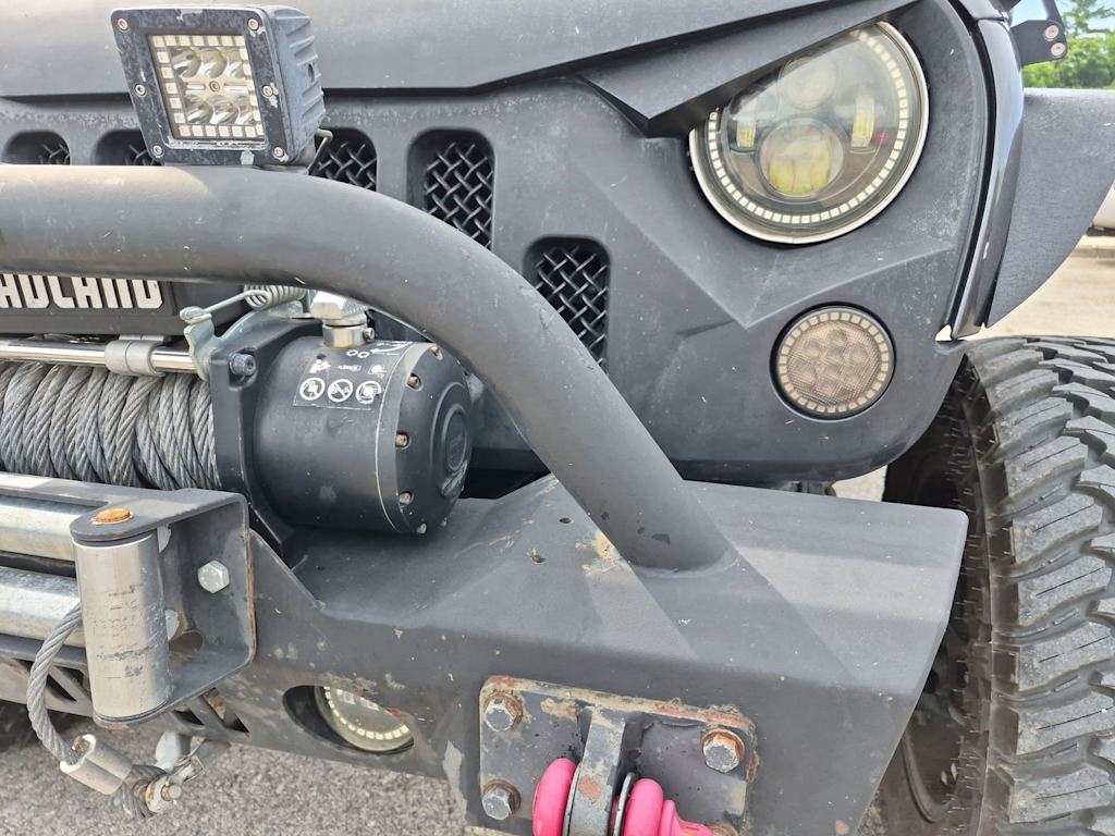 Thumbnail: 2016 Jeep Wrangler - 11