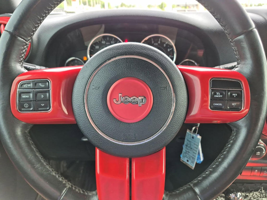 Thumbnail: 2016 Jeep Wrangler - 9