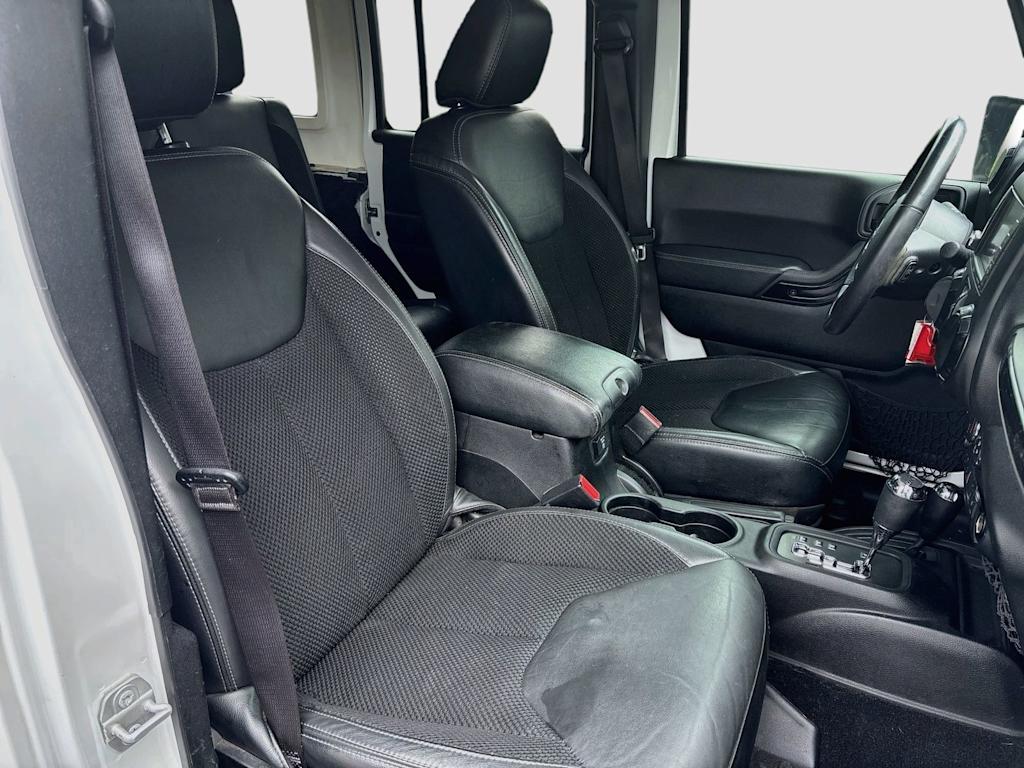Thumbnail: 2017 Jeep Wrangler - 12
