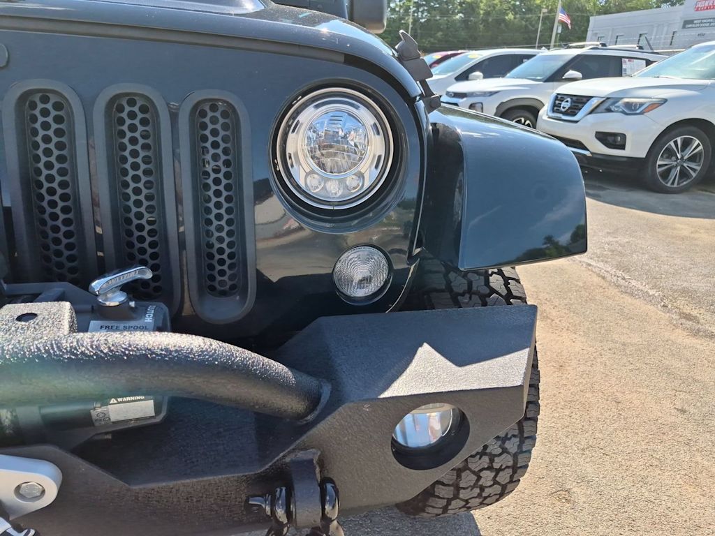 Thumbnail: 2018 Jeep Wrangler - 22