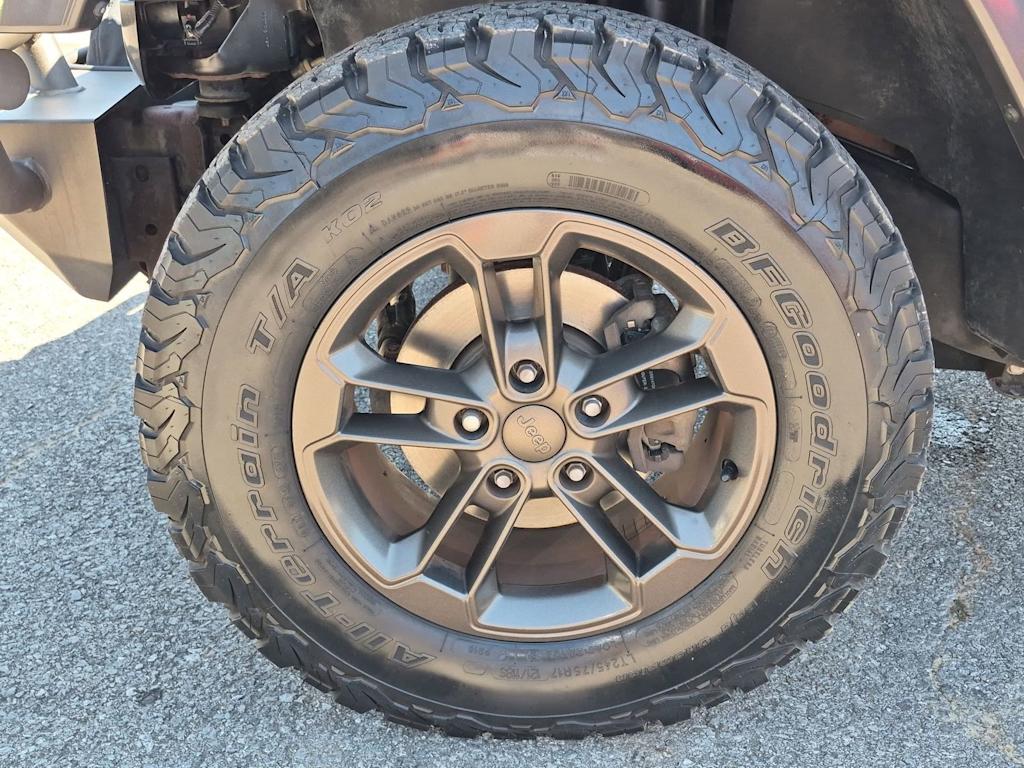 Thumbnail: 2016 Jeep Wrangler - 8