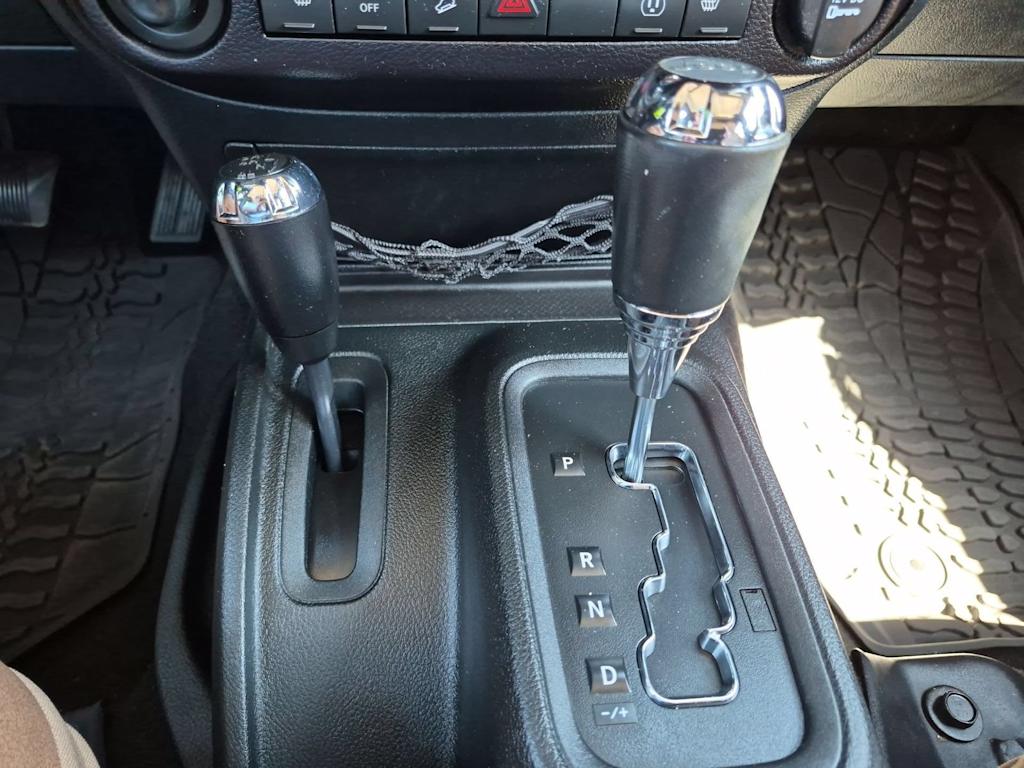 Thumbnail: 2016 Jeep Wrangler - 13