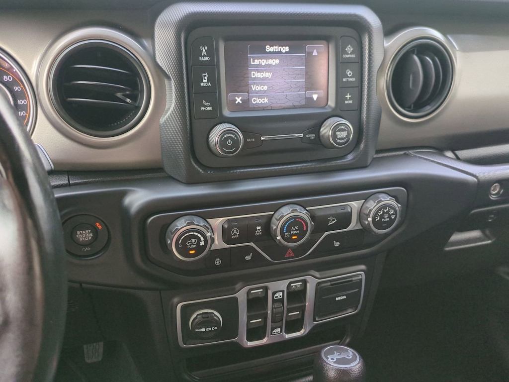 Thumbnail: 2018 Jeep Wrangler - 14