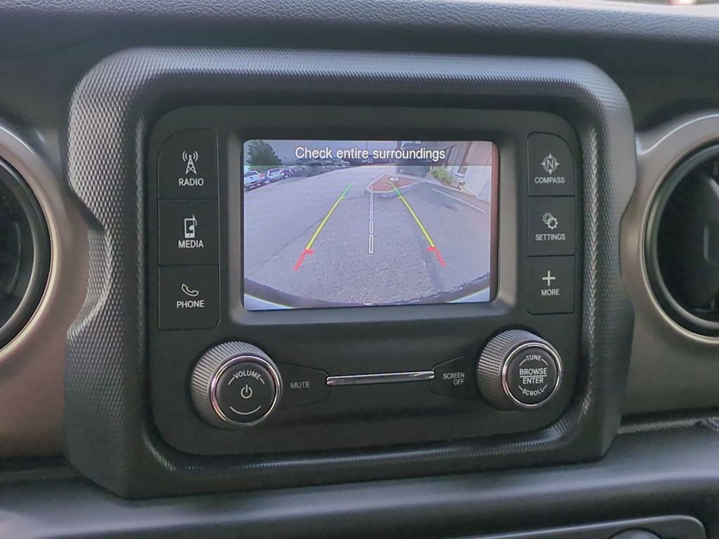 Thumbnail: 2018 Jeep Wrangler - 32