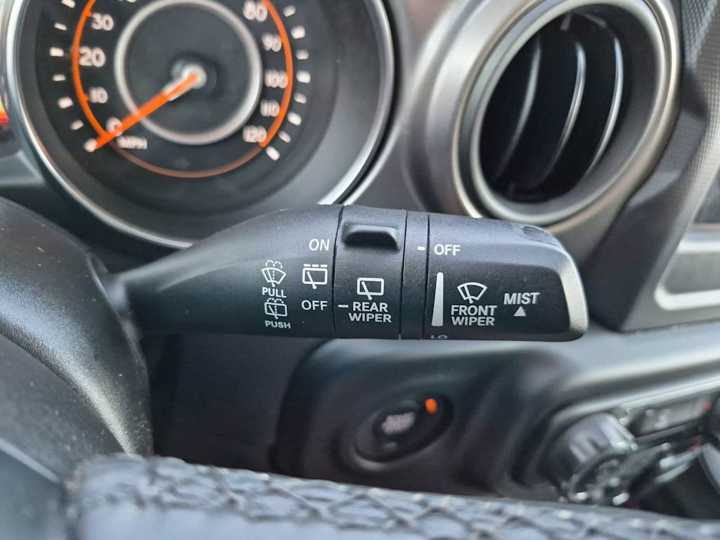 Thumbnail: 2021 Jeep Wrangler - 28