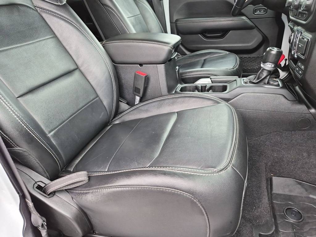 Thumbnail: 2021 Jeep Wrangler - 29