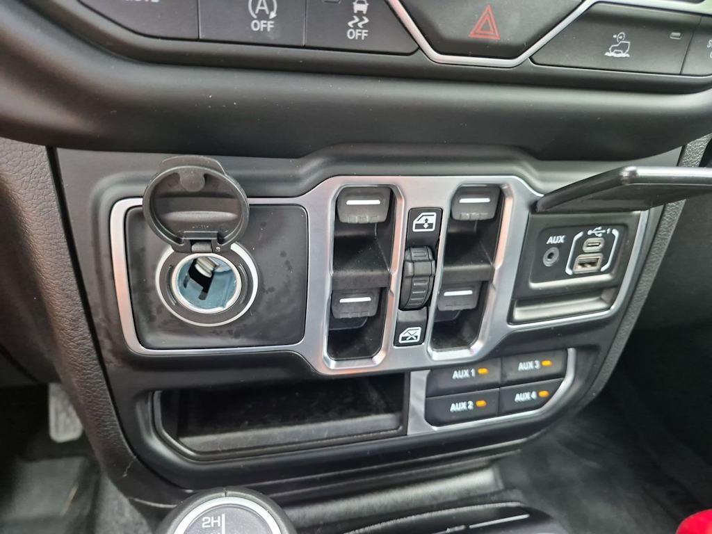 Thumbnail: 2021 Jeep Wrangler - 36