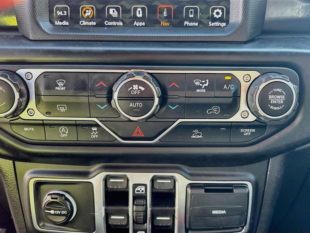 Thumbnail: 2021 Jeep Wrangler - 29