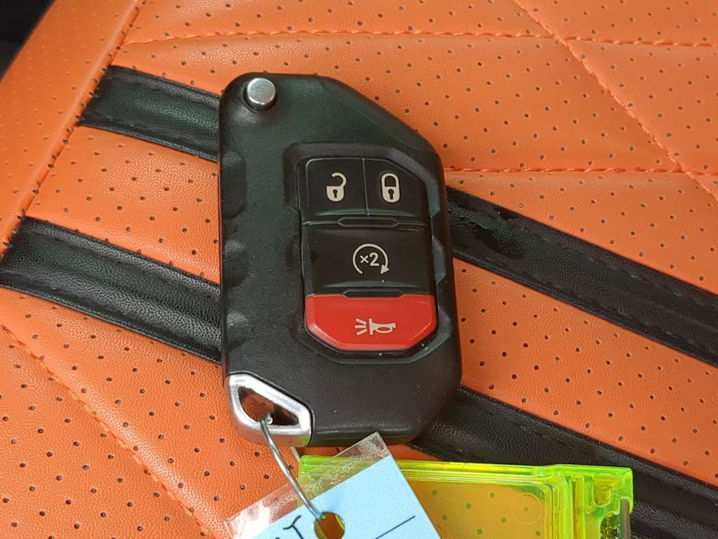 Thumbnail: 2019 Jeep Wrangler - 17