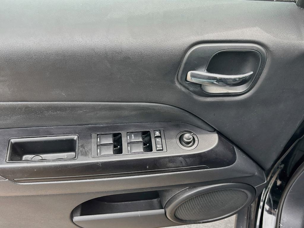 Thumbnail: 2014 Jeep Patriot - 24