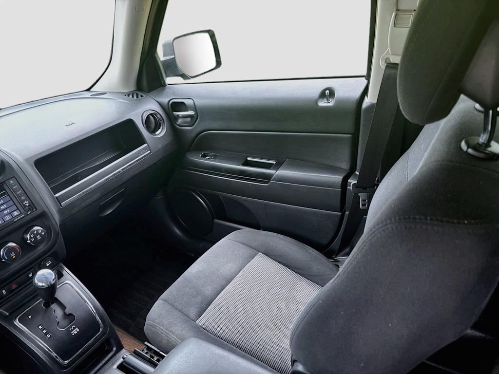 Thumbnail: 2014 Jeep Patriot - 26