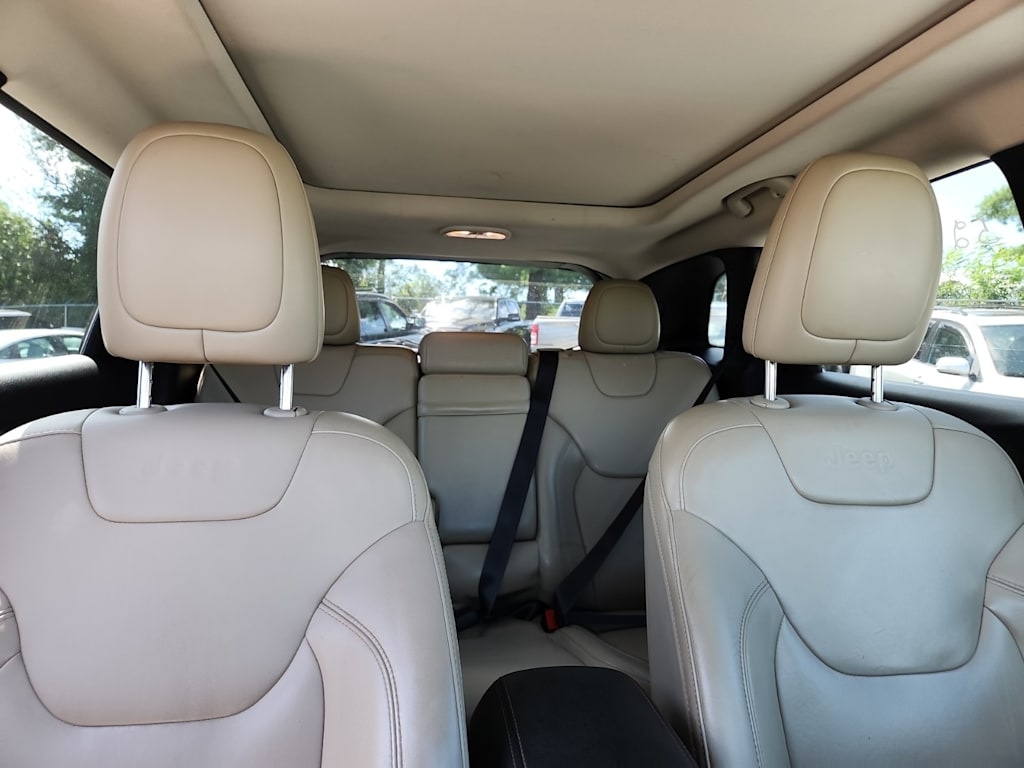 Thumbnail: 2016 Jeep Cherokee - 20