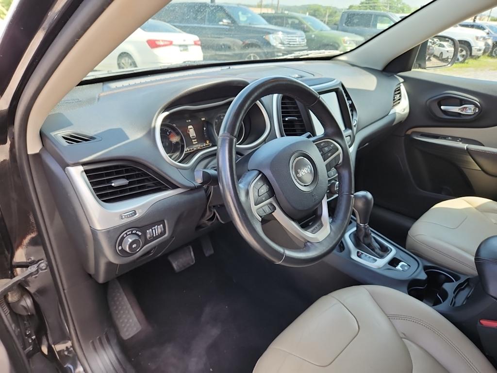 Thumbnail: 2016 Jeep Cherokee - 12