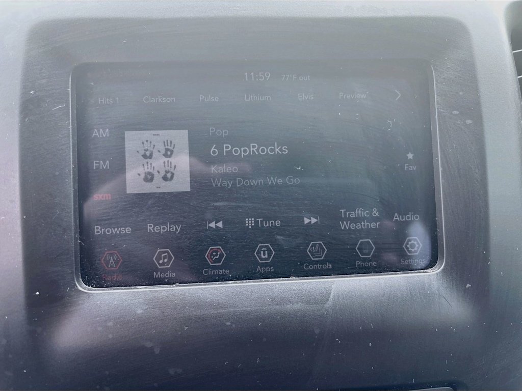 Thumbnail: 2021 Jeep Cherokee - 23