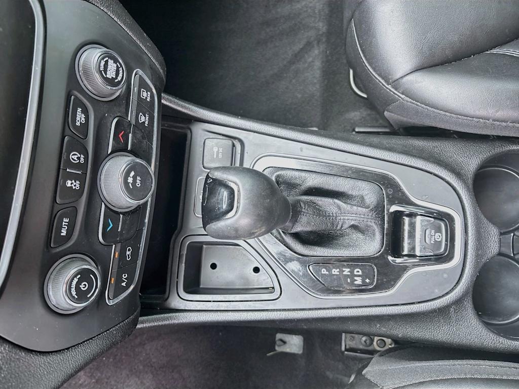 Thumbnail: 2021 Jeep Cherokee - 16