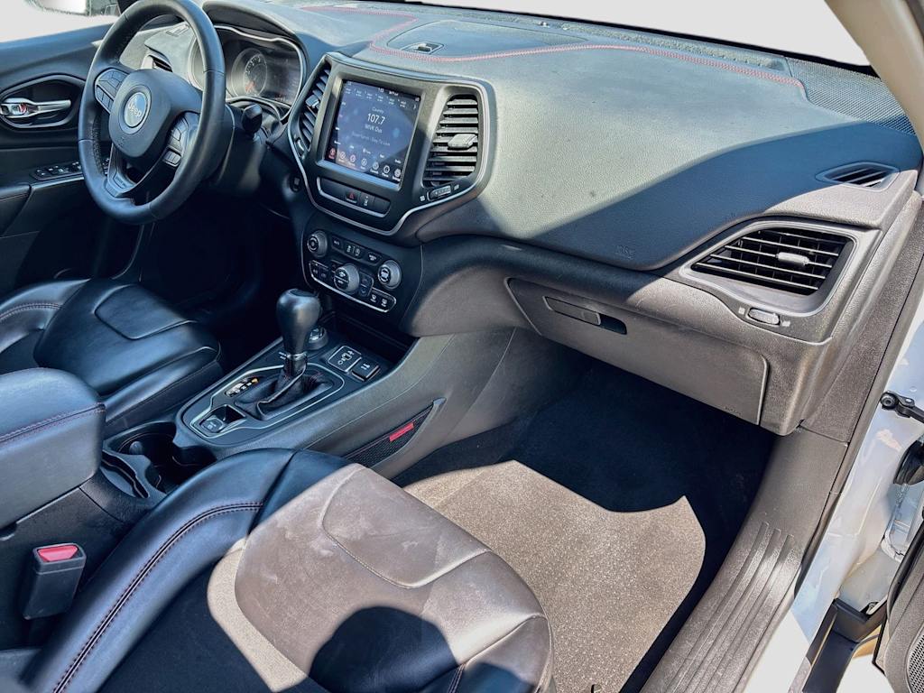 Thumbnail: 2022 Jeep Cherokee - 13