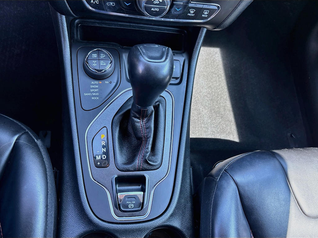 Thumbnail: 2022 Jeep Cherokee - 15