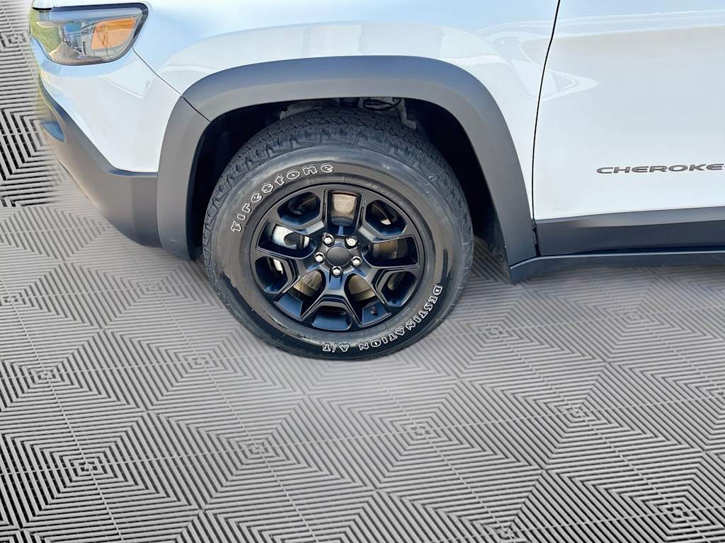 Thumbnail: 2022 Jeep Cherokee - 6