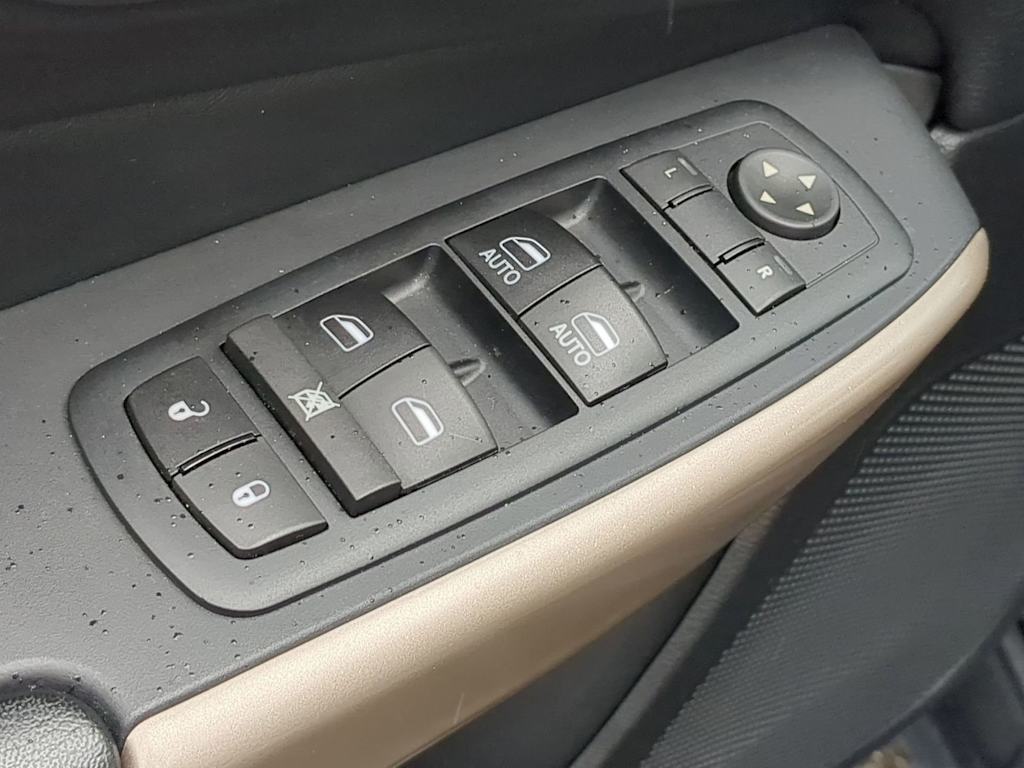 Thumbnail: 2017 Jeep Cherokee - 27