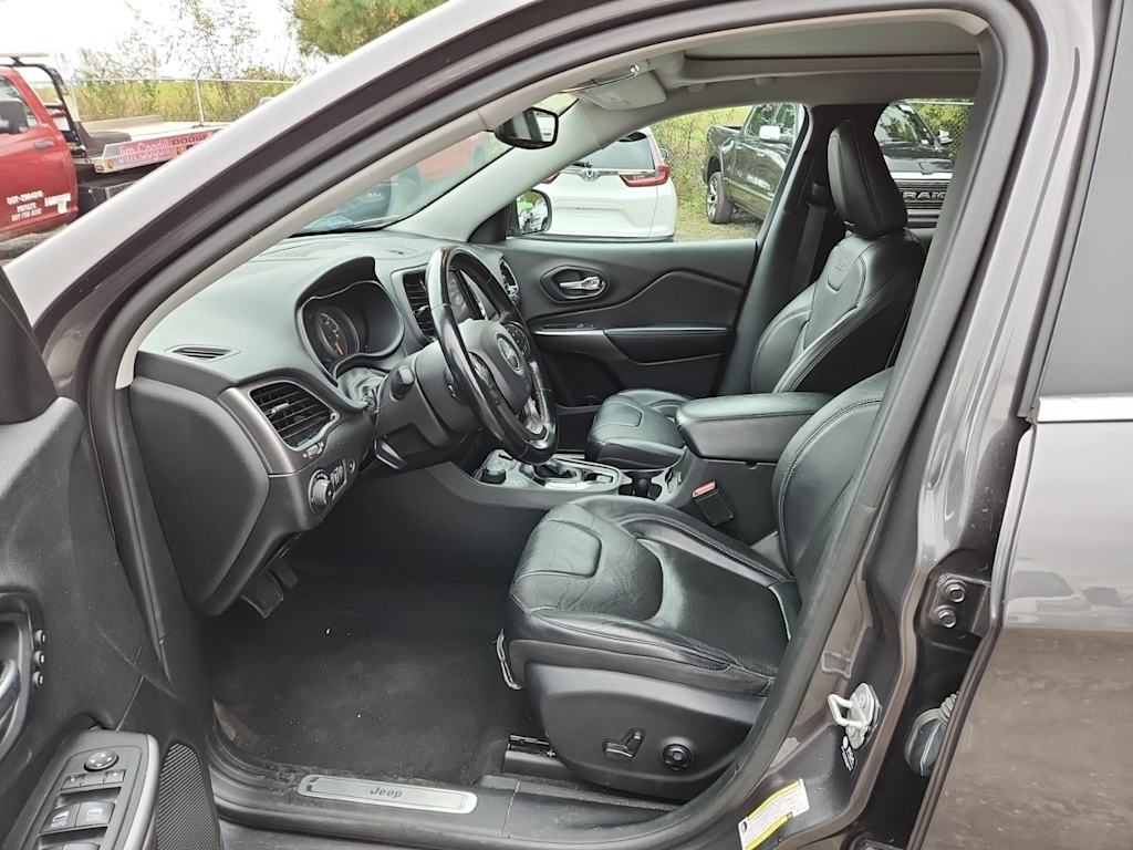 Thumbnail: 2021 Jeep Cherokee - 18