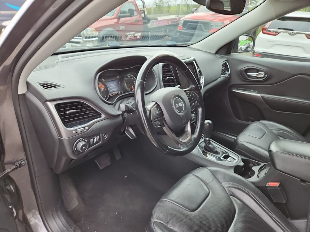 Thumbnail: 2021 Jeep Cherokee - 7