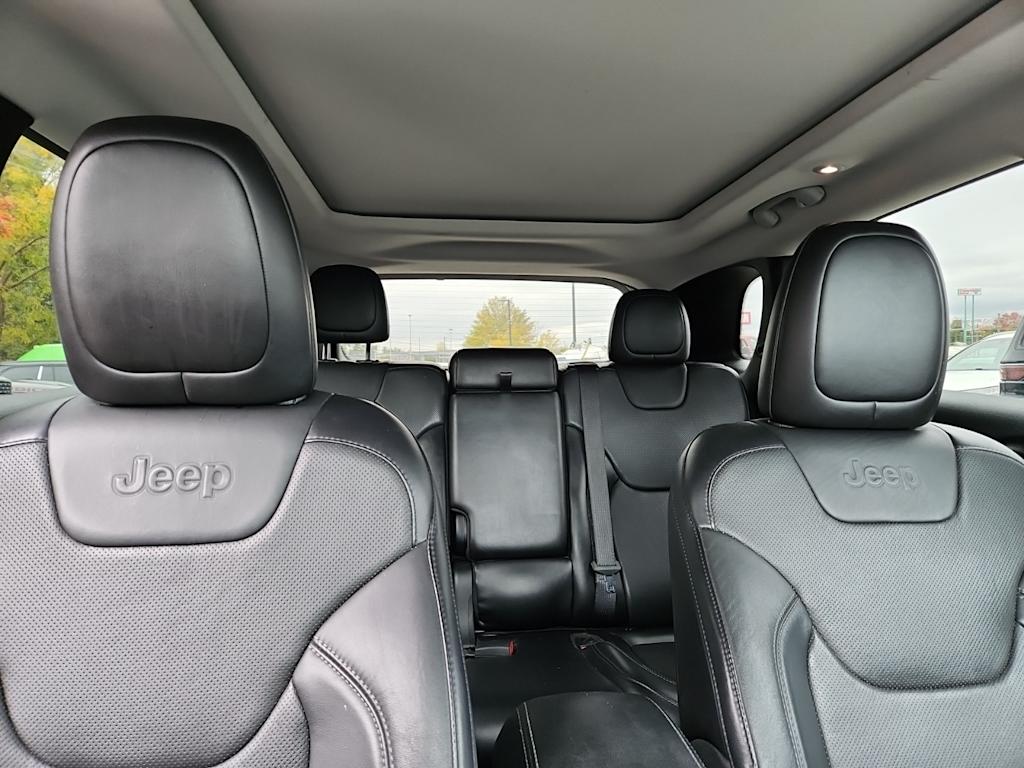 Thumbnail: 2021 Jeep Cherokee - 21