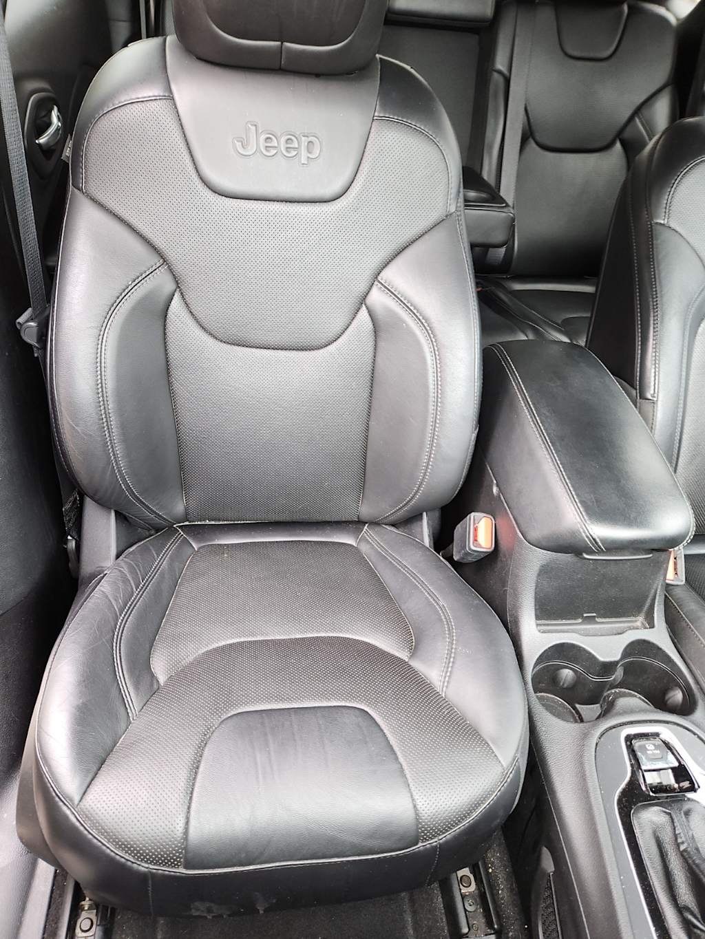 Thumbnail: 2021 Jeep Cherokee - 20