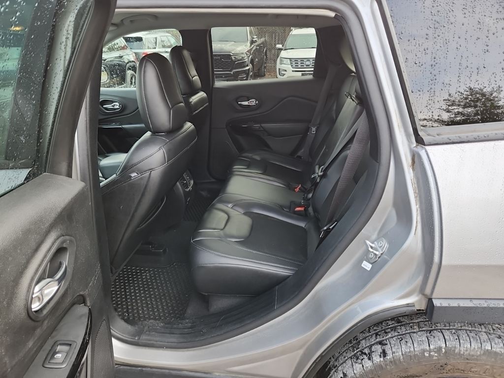 Thumbnail: 2020 Jeep Cherokee - 26