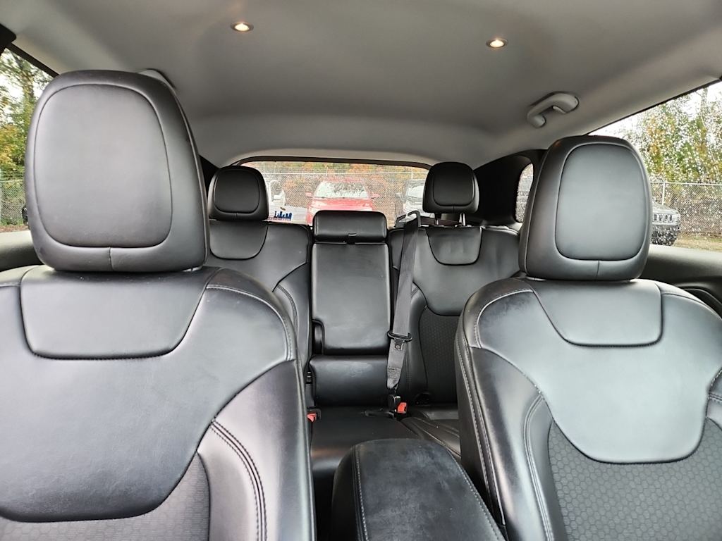 Thumbnail: 2020 Jeep Cherokee - 21