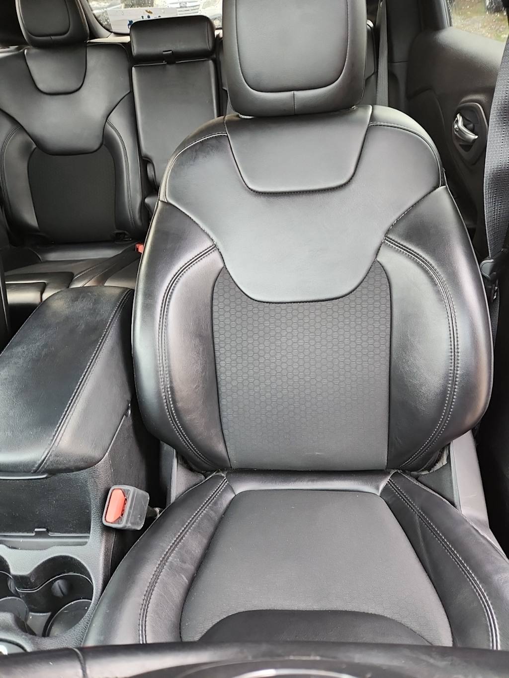 Thumbnail: 2020 Jeep Cherokee - 8