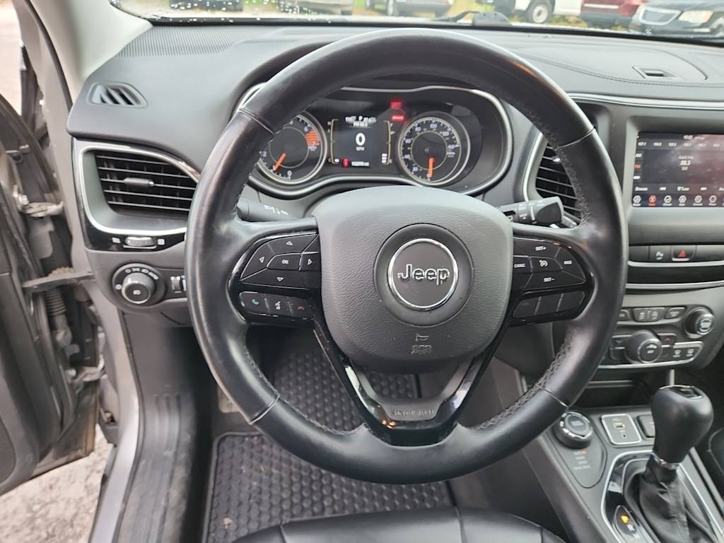 Thumbnail: 2020 Jeep Cherokee - 11