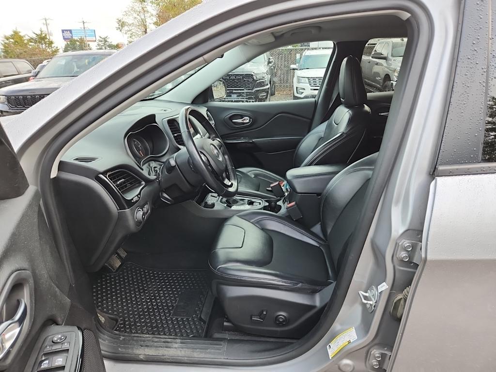 Thumbnail: 2020 Jeep Cherokee - 9