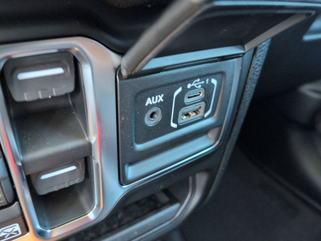 Thumbnail: 2026 Jeep Wrangler - 23